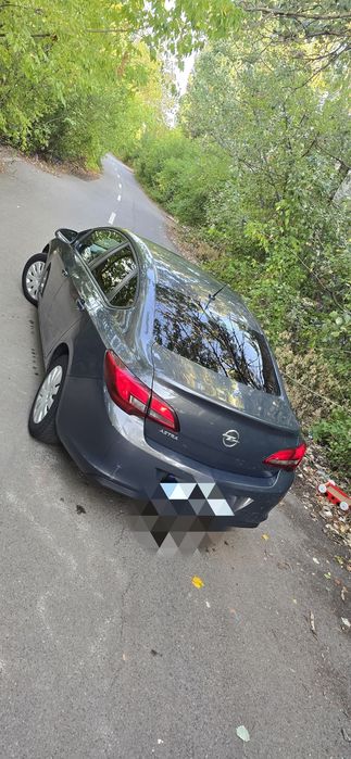 Vând  Opal Astra J +GPL 1.4 benzina