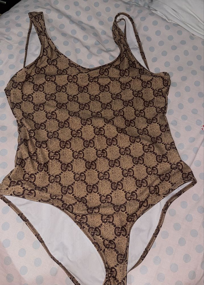 Цял бански от Gucci