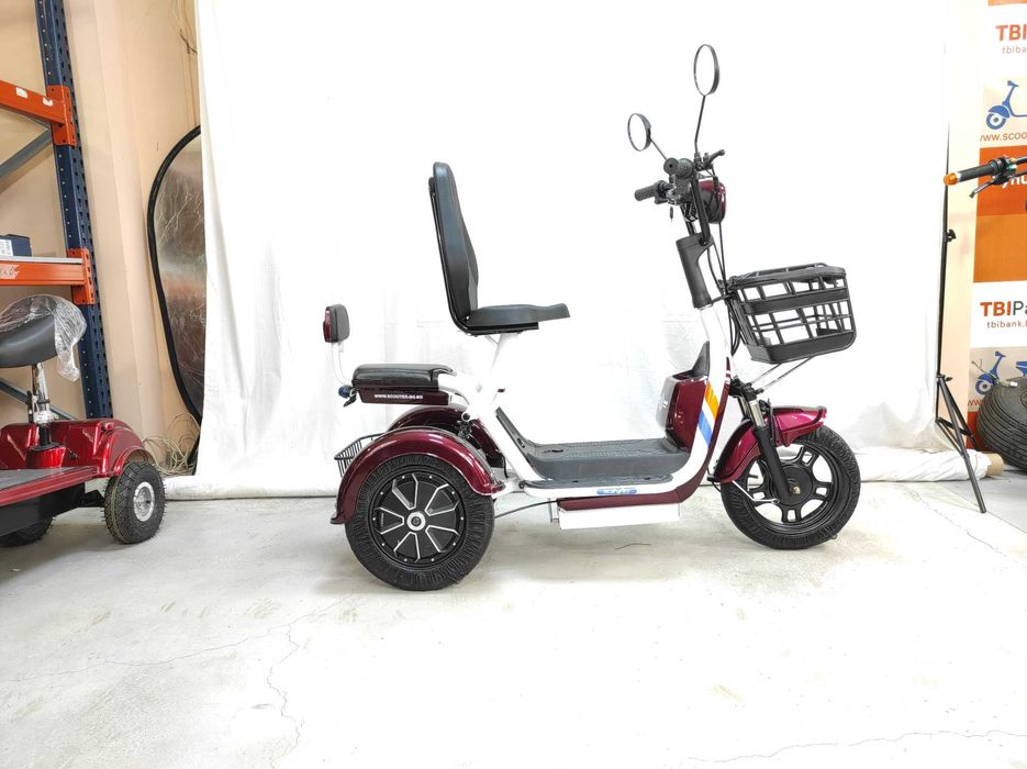 Електрическа триколка EcoWay М31 вишнево червен цвят 500W