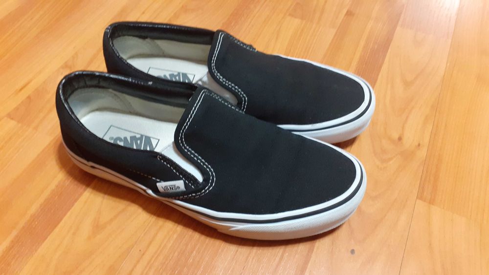 Vans slip on classic