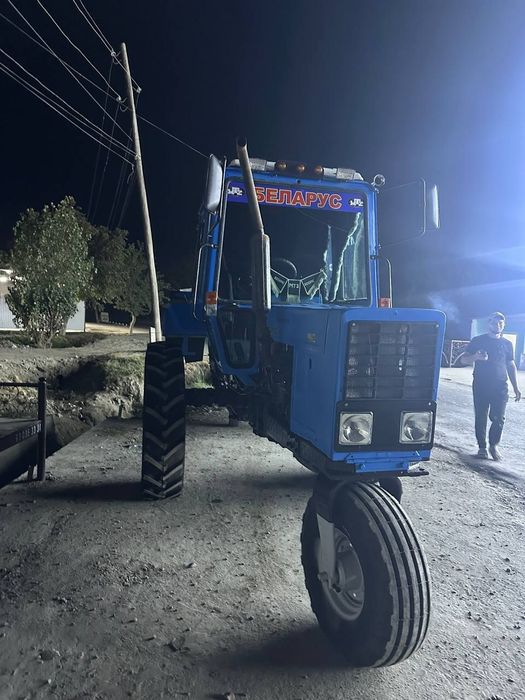 Mtz 80x  polni yangi qilingan yangi traktor qomaydi garantiya