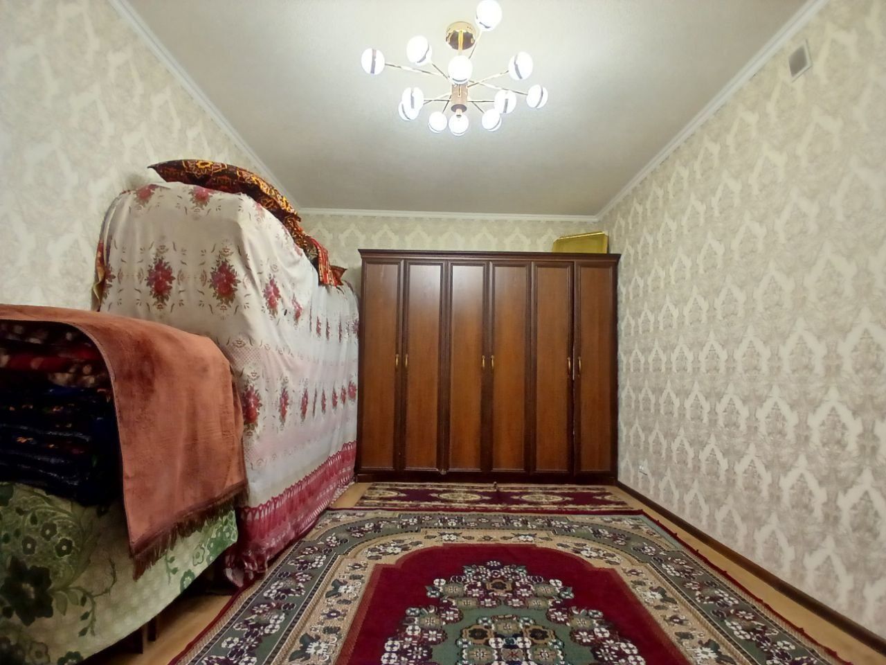 8 хонали ховли уй сотилади