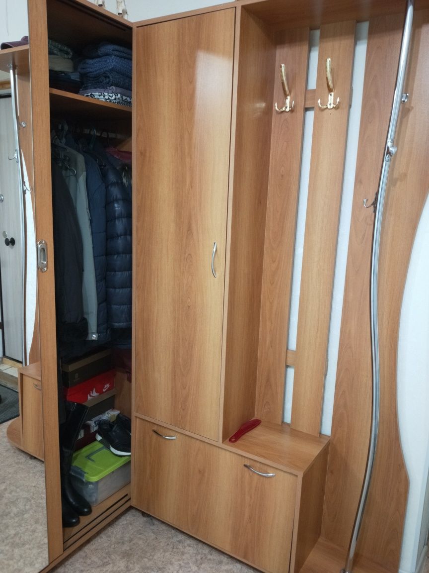 Продается прихожая