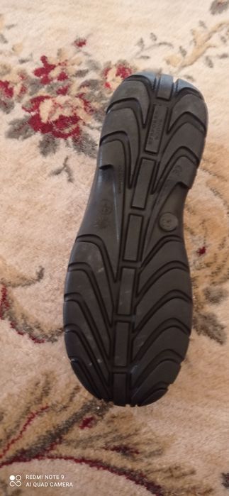 Продавам летни нови работни обувки