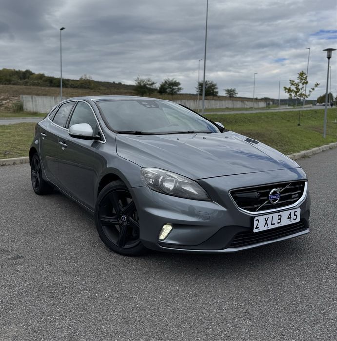 Vand VOLVO V40 D4 190 cai 2014 R design