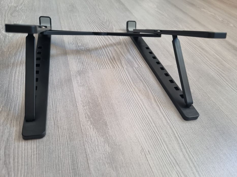Suport/stander laptop/ tabletă, cu înălțime și lățime reglabila