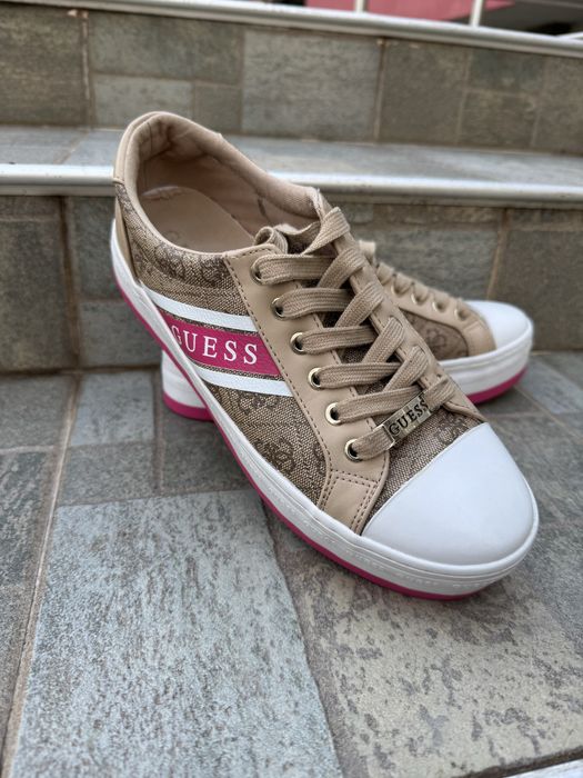 Дамски оригинални кецове на GUESS