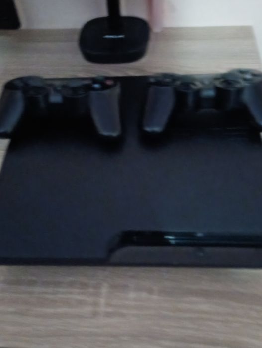 Здравейте  продавам  плестешан 3 със  5  игри