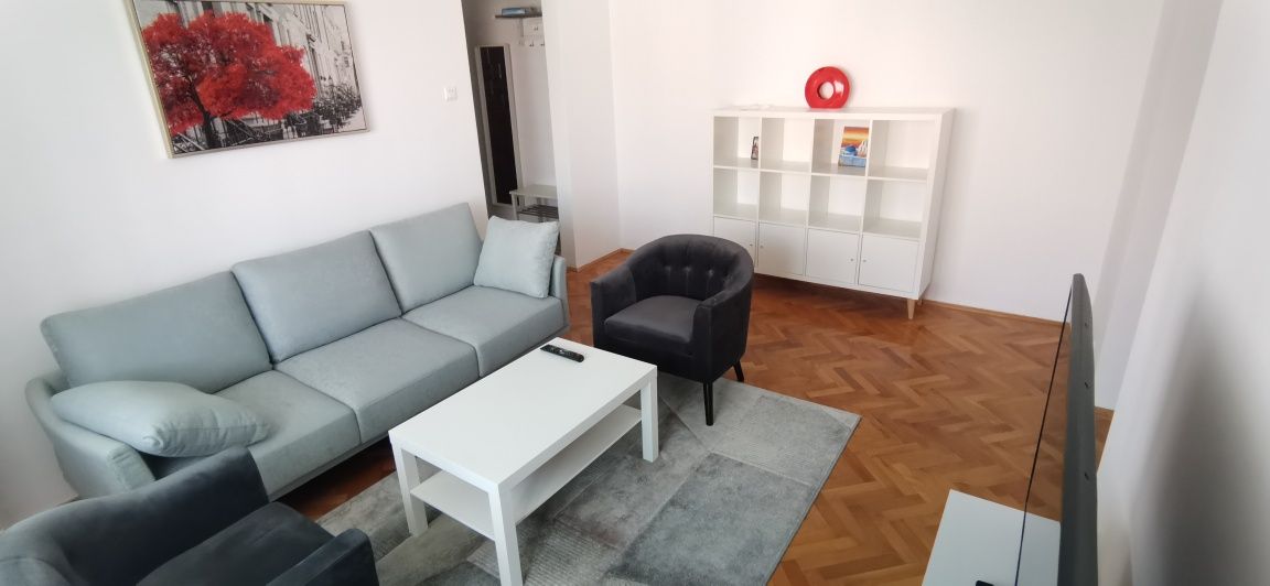 Proprietar, închiriez apartament str Rahovei