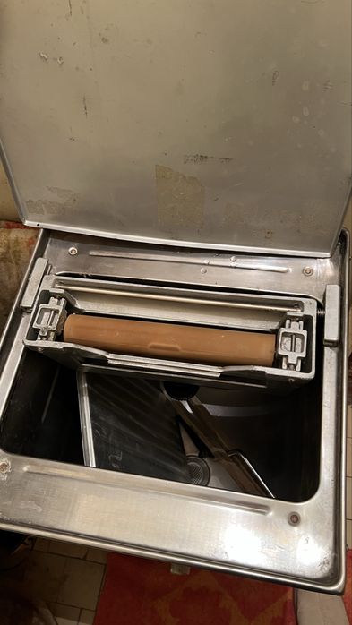 Продам холодильник и стиральные машинки