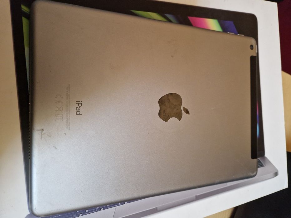 Tableta ipad generația 6 și cu sim