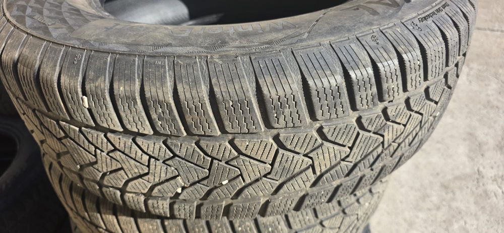 Vand 2 cauciuri de iarna WINTER EXPERT