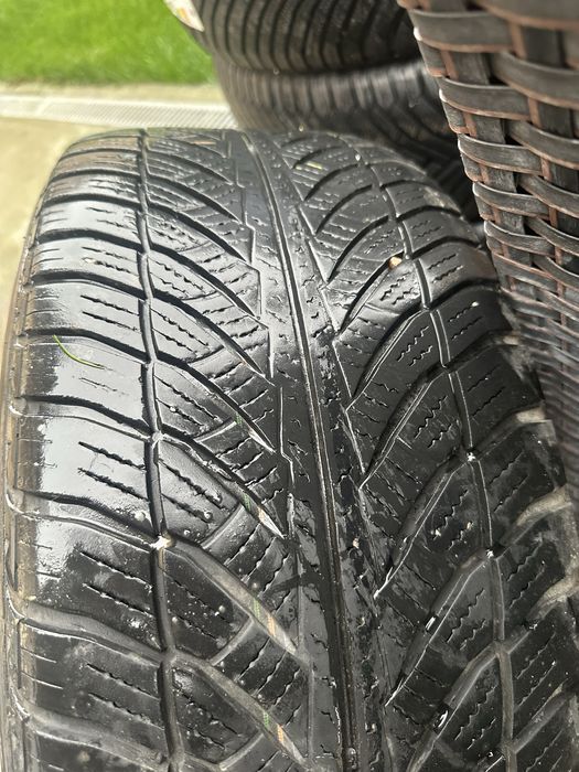 Set 4 Anvelope Iarna 245 45 r18 Goodyear UltraGrip Performance