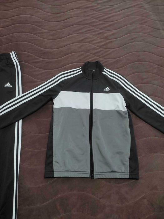 Екип Адидас като нов