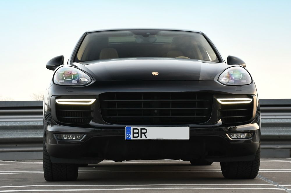 Vand Porsche Cayenne GTS / Platinum Edition / Panoramic / R21