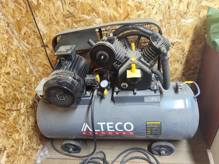Продам компрессор Alteco 200 л воздушный компрессор 12.5б почти новый
