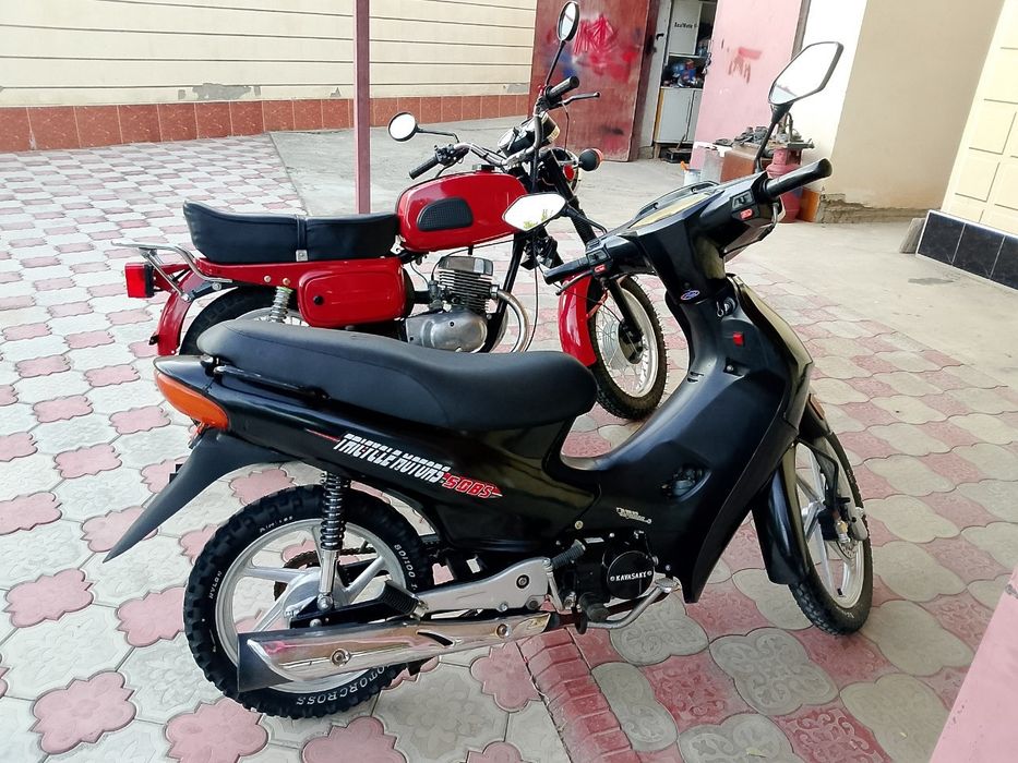 Skuter Kawasaki Qora