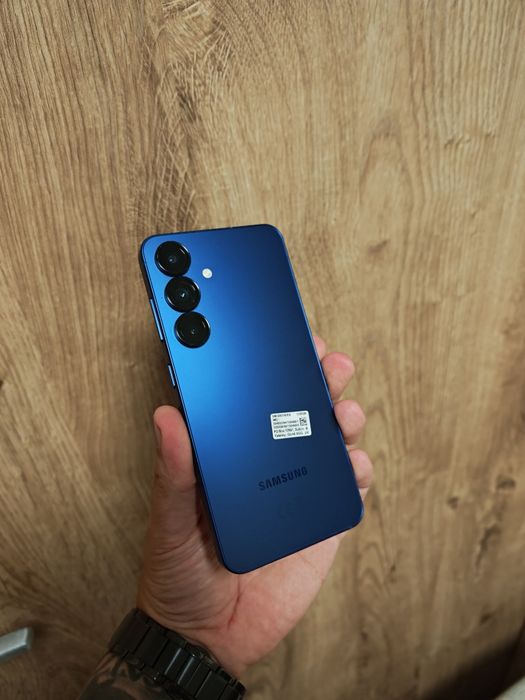 Vând sau schimb Samsung S25 Blue Că Nou totul original liber retea