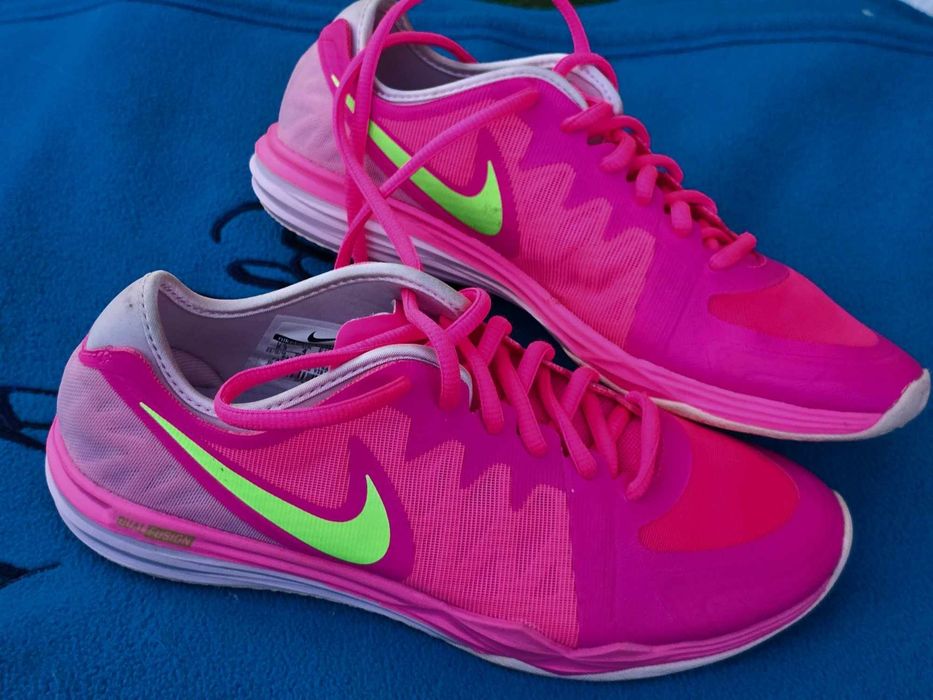 Nike оригинални дамски сникърси 37.5 номер