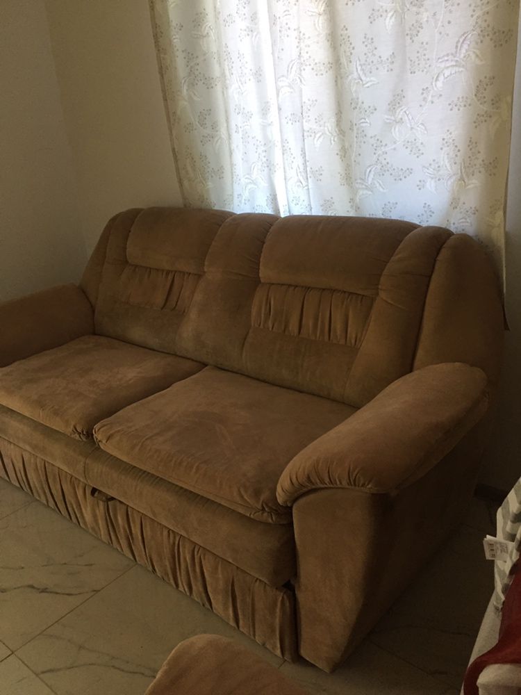 Продам Белорусский диван в хорошем состоянии.