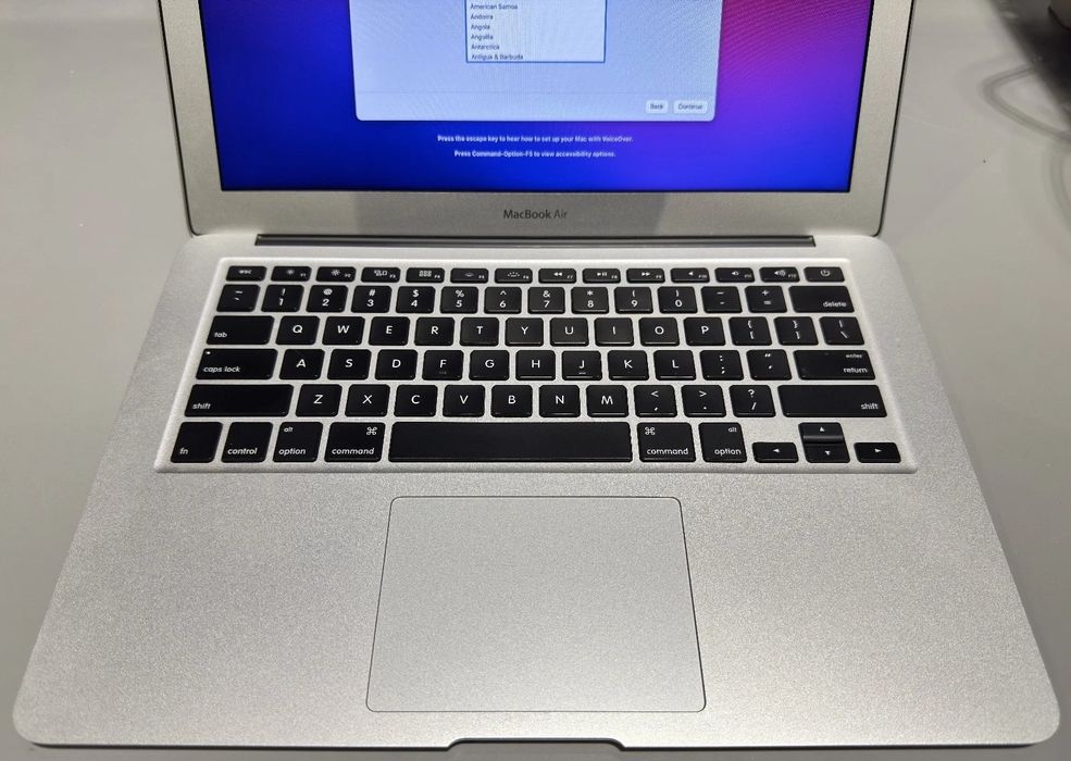 MacBook Air 13" (2017) - 138 Цикъла батерия - Silver – i7/8GB/512GB