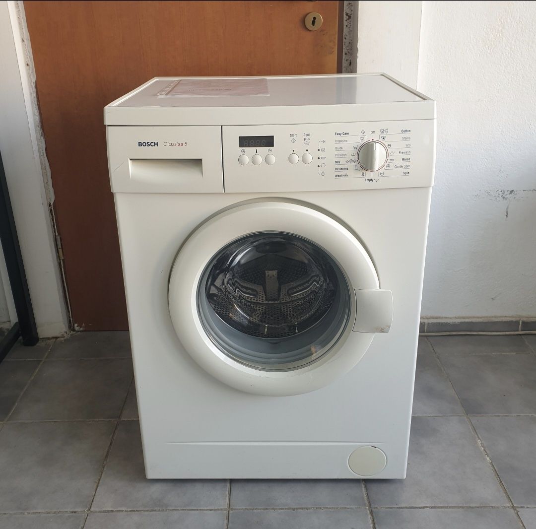 LICHIDARE DE STOC.  Masină de spălat rufe Bosch  / wfa C 200502