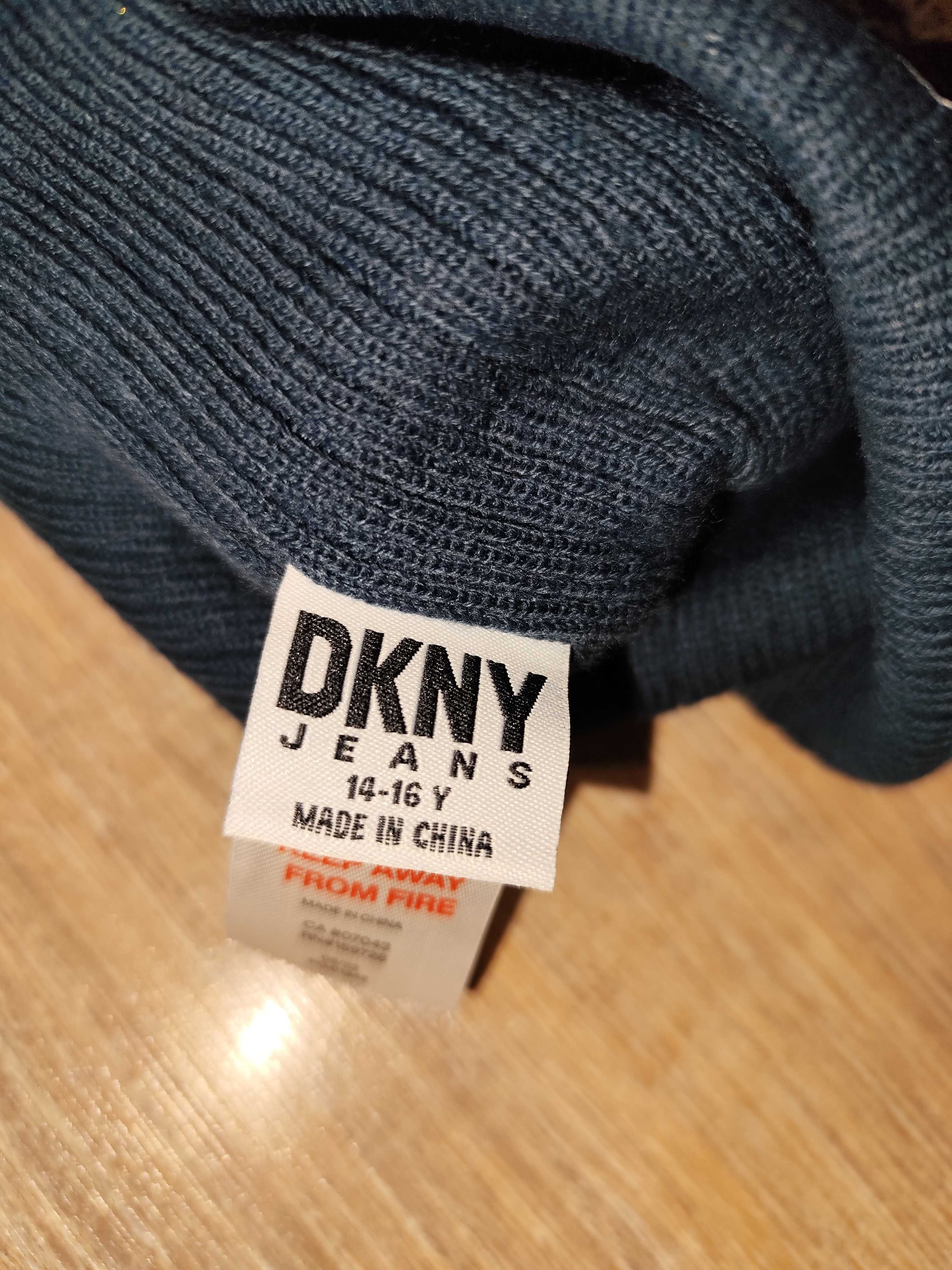 Нова шапка на DKNY