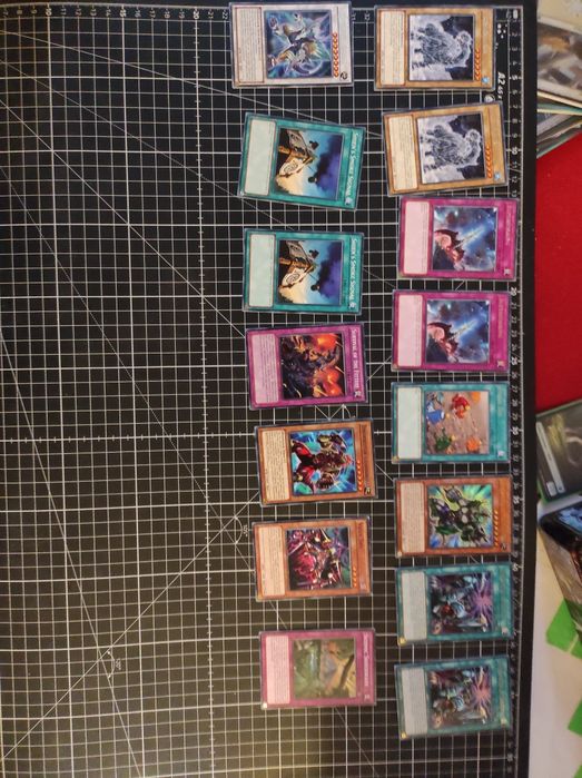 Cărți yu Gi Oh de vânzare
