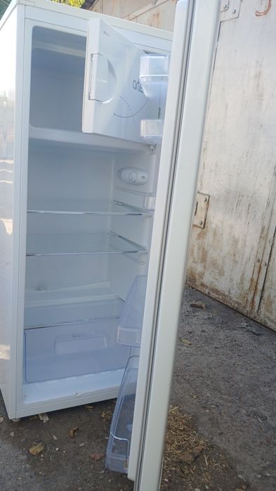 Прадается холодильник