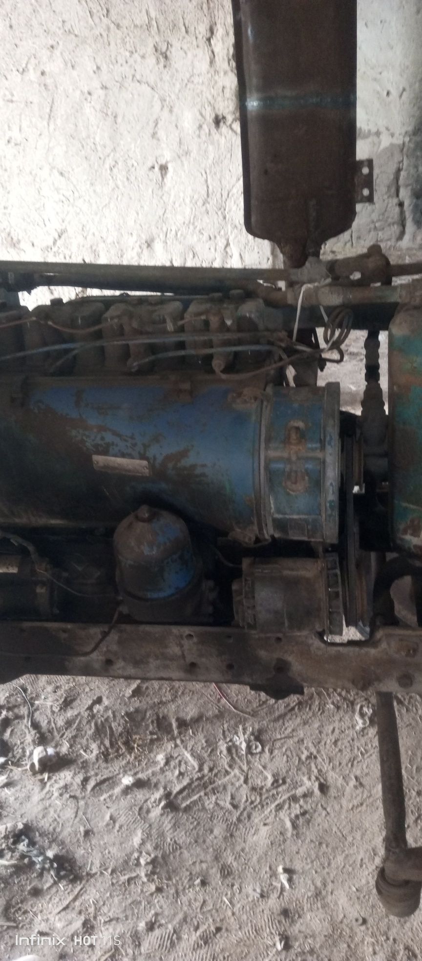T40 Traktoti sotiladi
