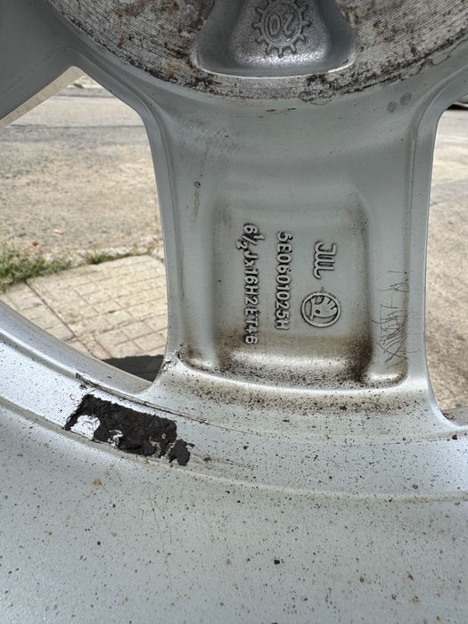 Оригинални 16 цола джанти Skoda 205/55/16 с гуми Dunlop