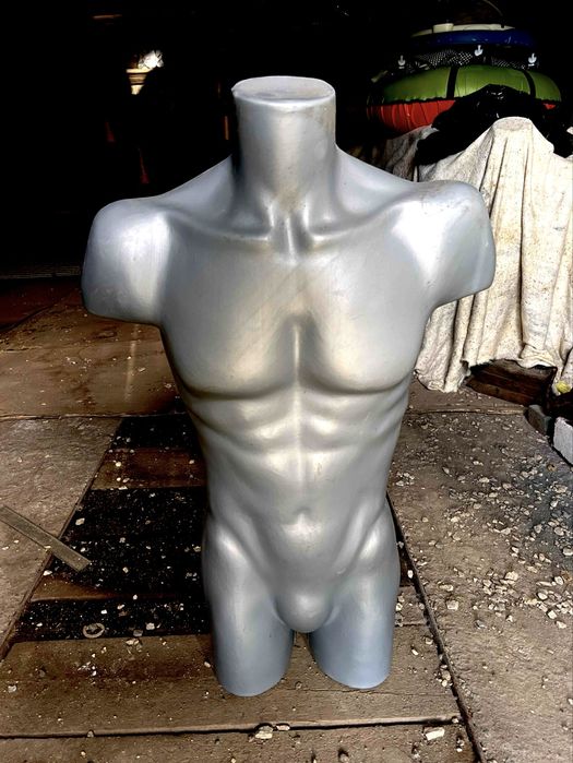 Продам манекены мужские в хорошем состоянии