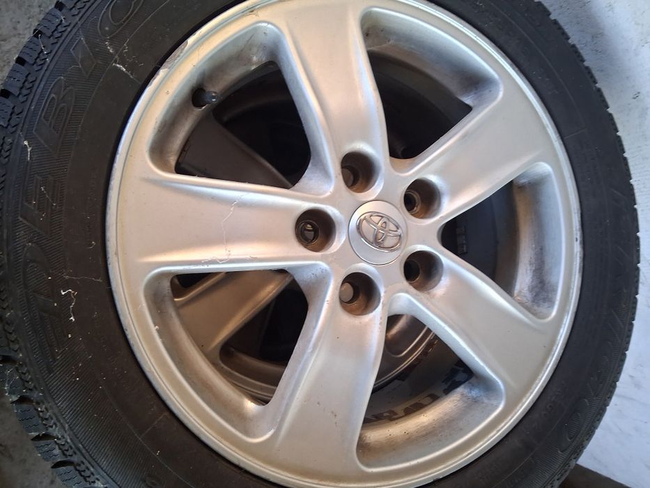 Vând cauciucuri de iarna