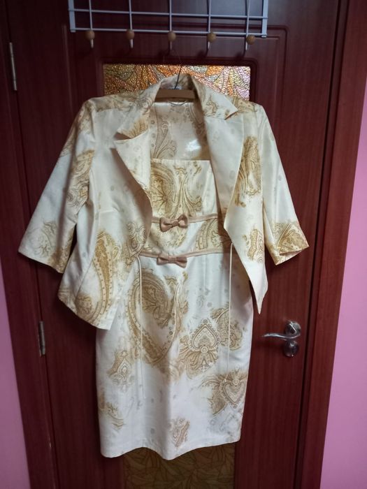 Vând rochie zi cu sacou