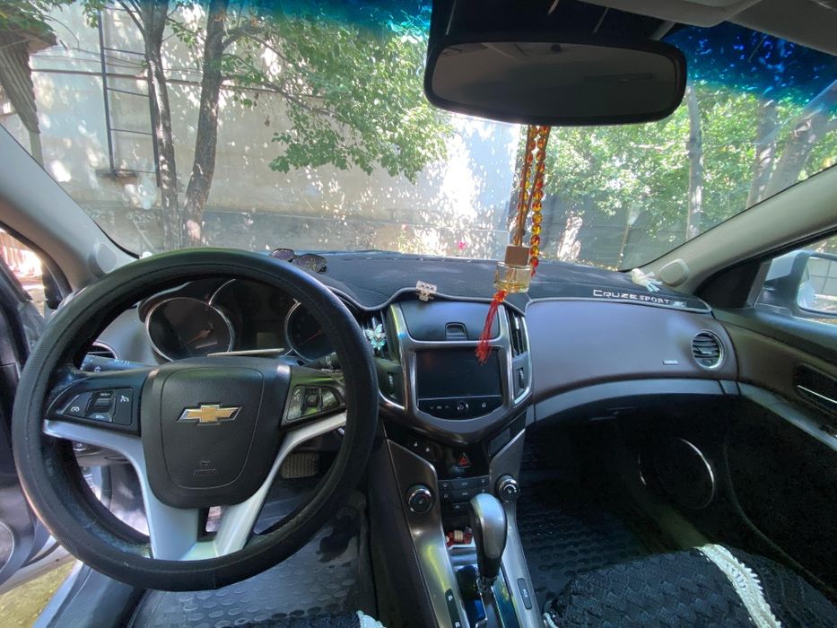 Машина шевролет круз