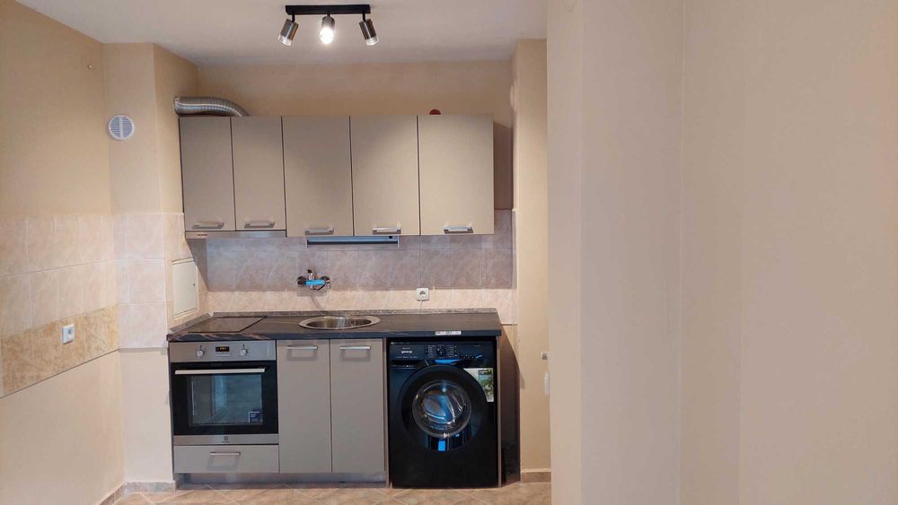 Давам под наем двустаен необзаведен апратмент близо до бул. Дондуков