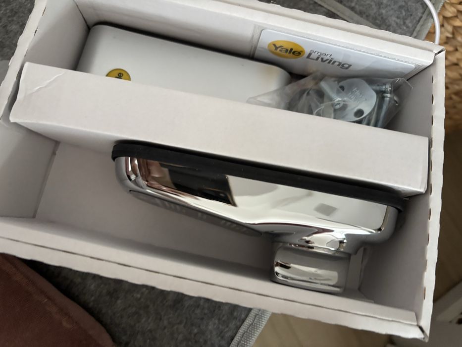 Incuietoare inteligenta Yale Smart Living Yd