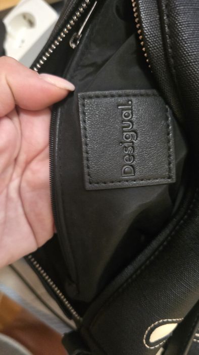 Disigual чанта черна почти неизползвана
