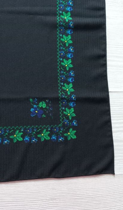 Batic/naframa traditionala neagra/rosie