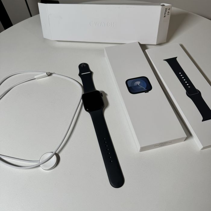 Apple Watch Series 9 (45mm) чёрный