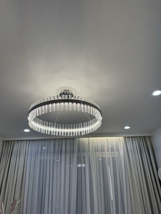 Продам новую люстру