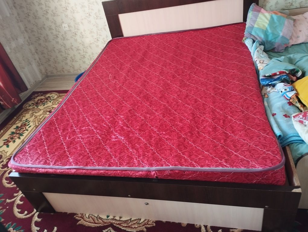 Кровать двуспальная кровать