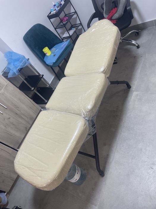 Кушетка для наращивания ресниц / тату торг есть