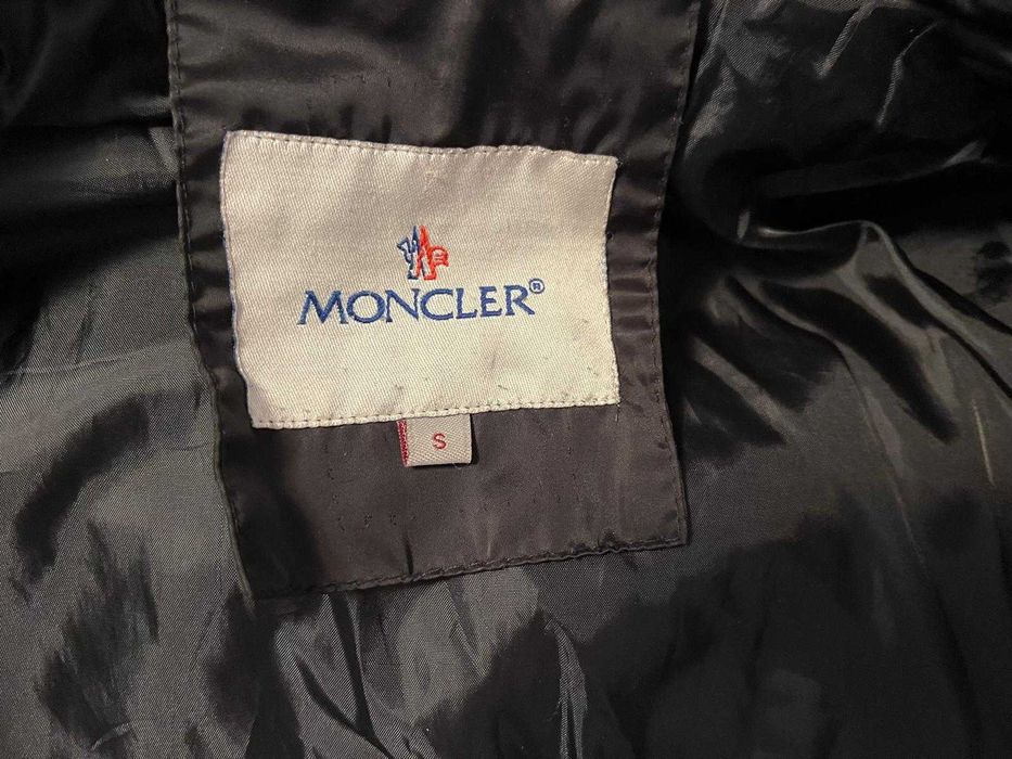 Geacă Moncler damă S, guler înalt, design de lux