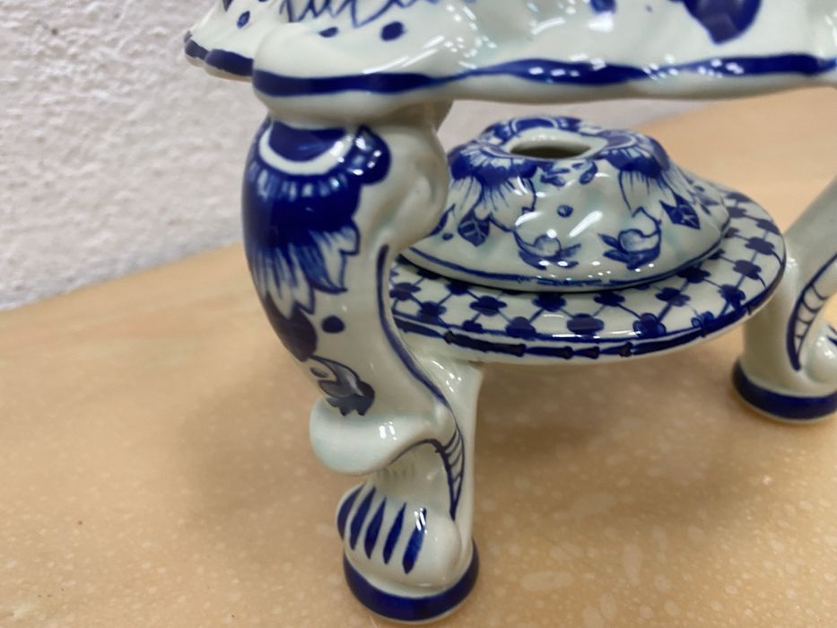 Белгийска порцеланова поставка и спиртник за чайник на Boch Belgium