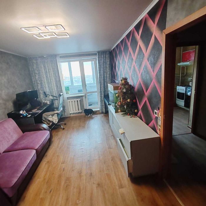 Продам 1ком новой планировки этаж 5/10 р-н Каз.театра