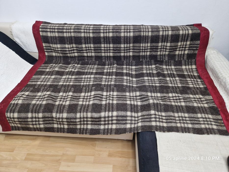 Presuri traditionale tesute la razboi, zona Transilvania