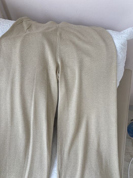 Панталон плетен златист