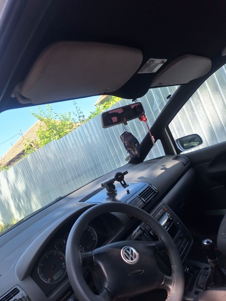 Vând sau schimb VW Sharan