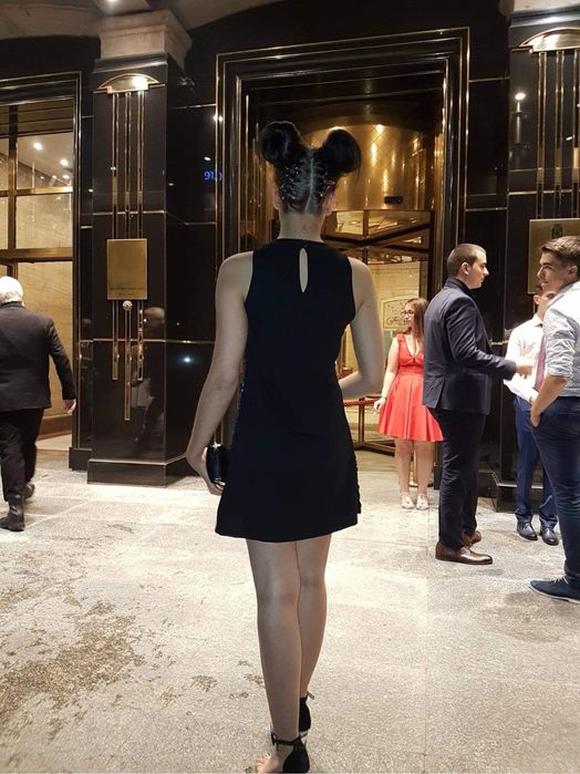 Къса рокля с пайети Размер S